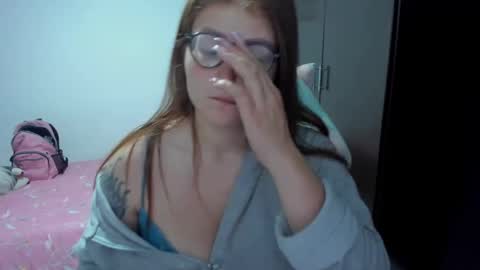 Snapshot of namibecker chatting on 03.04.25 Nami online show from 03.04.25