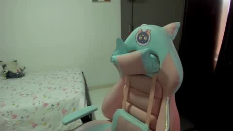 Snapshot of namibecker chatting on 03.04.25 Nami online show from 03.04.25