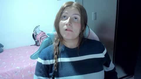 Snapshot of namibecker chatting on 03.12.25 Nami online show from 03.12.25