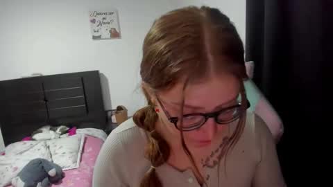 Snapshot of namibecker chatting on 11.01.25 Nami online show from 11.01.25