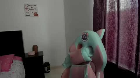 Snapshot of namibecker chatting on 11.16.25 Nami online show from 11.16.25