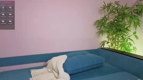 Snapshot of nanami_v02 chatting on 10.28.25 Maeve online show from 10.28.25