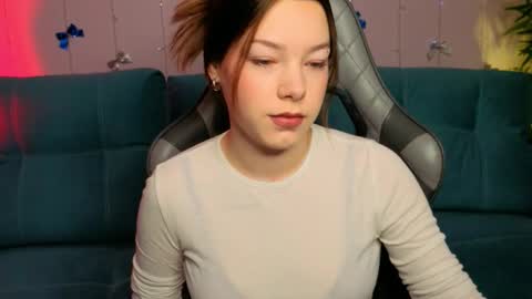 Snapshot of nanami_v02 chatting on 12.14.25 Maeve online show from 12.14.25