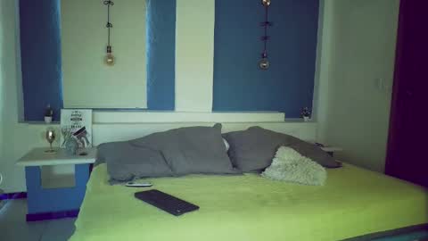 Snapshot of nanamilan_ chatting on 12.16.25 Nana Milan online show from 12.16.25