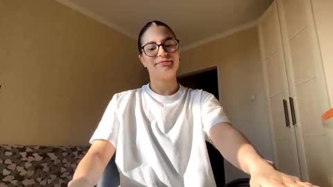 Snapshot of nanceegindlesperger chatting on 12.16.25 Emilia or Emi online show from 12.16.25