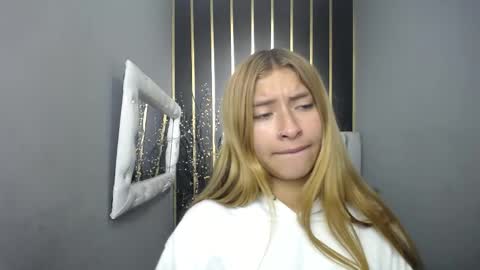 Snapshot of nancy_blonde chatting on 05.08.26 nancy blonde online show from 05.08.26