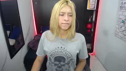 Snapshot of nancy_blonde chatting on 07.08.26 nancy blonde online show from 07.08.26