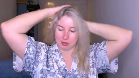 Snapshot of nancysanders chatting on 05.09.26 Nancy online show from 05.09.26