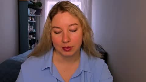 Snapshot of nancysanders chatting on 06.13.26 Nancy online show from 06.13.26