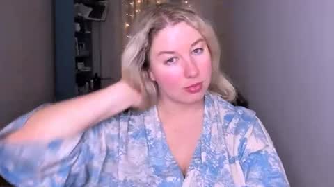Snapshot of nancysanders chatting on 06.13.26 Nancy online show from 06.13.26
