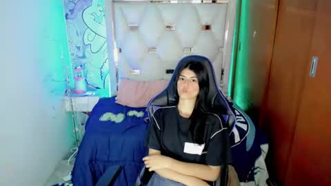 Snapshot of nani_155_ chatting on 06.17.26 NANI online show from 06.17.26