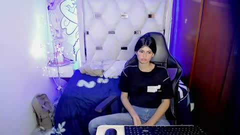 Snapshot of nani_155_ chatting on 06.18.26 NANI online show from 06.18.26