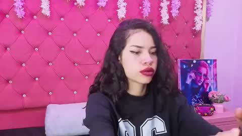 nanis james21 online show from 11.11.25