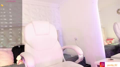 Snapshot of nanit_l chatting on 12.19.24 anna online show from 12.19.24