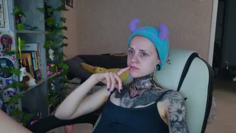 Snapshot of nanitamoore chatting on 07.14.26 Monday-Friday 12-4 AM and 6-9 AM New York time online show from 07.14.26