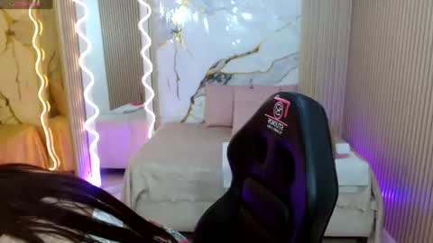Snapshot of nanni_tay chatting on 06.10.26 Nanni online show from 06.10.26