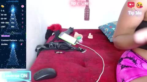 Snapshot of naomi_powel chatting on 12.19.25 naomi_powel online show from 12.19.25