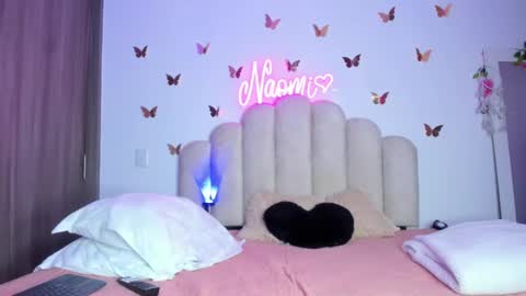Snapshot of naomiasha_ chatting on 09.19.25    online show from 09.19.25