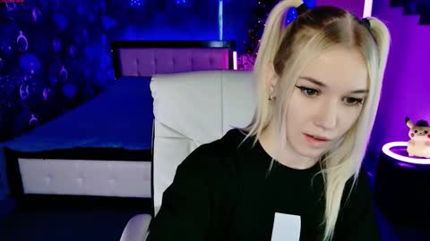 naomihita online show from 12.21.25