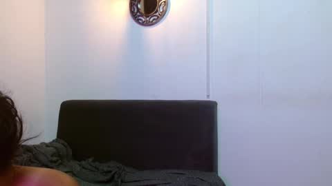 Snapshot of naomii_campbelll chatting on 10.26.25 Naomi Campbel online show from 10.26.25