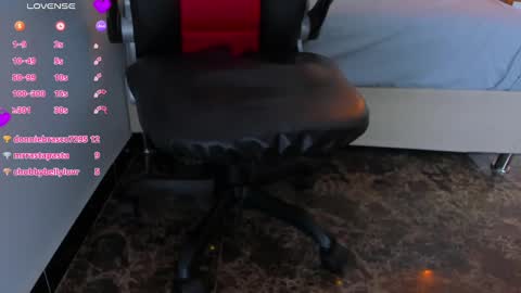 Snapshot of naomijohnson1 chatting on 12.26.24 Naomi online show from 12.26.24