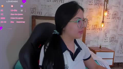 Snapshot of naomijohnson1 chatting on 12.30.24 Naomi online show from 12.30.24