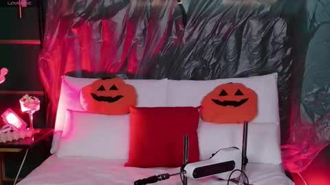 Naomi online show from 10.27.25