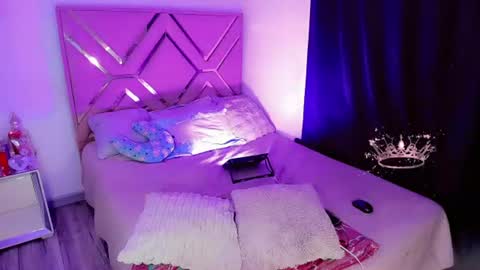 naomisaenz01 online show from 07.28.26