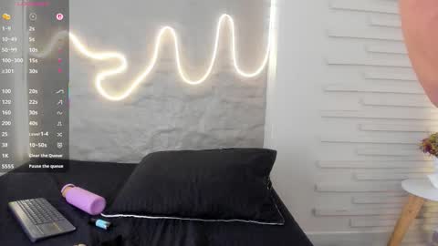 I am Naomy online show from 11.08.25