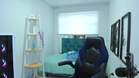 Snapshot of naomy_sex_69 chatting on 10.23.25 naomy_sex_69 online show from 10.23.25