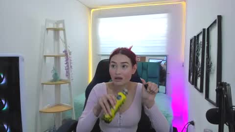 Snapshot of naomy_sex_69 chatting on 10.25.25 naomy_sex_69 online show from 10.25.25