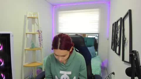 Snapshot of naomy_sex_69 chatting on 10.27.25 naomy_sex_69 online show from 10.27.25