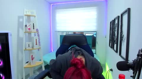 Snapshot of naomy_sex_69 chatting on 10.31.25 naomy_sex_69 online show from 10.31.25