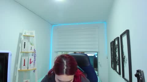 Snapshot of naomy_sex_69 chatting on 11.08.25 naomy_sex_69 online show from 11.08.25