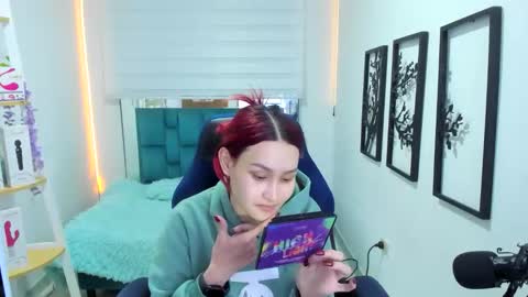 Snapshot of naomy_sex_69 chatting on 11.28.25 naomy_sex_69 online show from 11.28.25