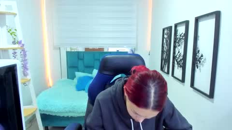 Snapshot of naomy_sex_69 chatting on 12.01.25 naomy_sex_69 online show from 12.01.25