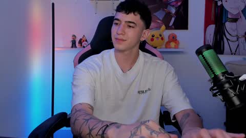 Snapshot of naranjo_seb chatting on 12.16.24 sebastian online show from 12.16.24