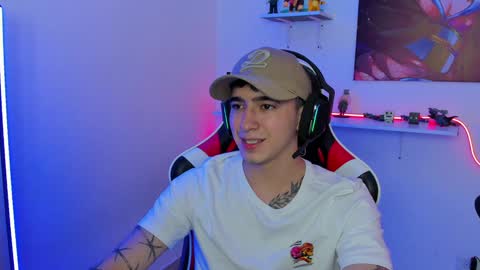 Snapshot of naranjo_seb chatting on 02.05.25 sebastian online show from 02.05.25