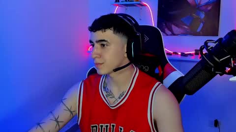 Snapshot of naranjo_seb chatting on 02.21.25 sebastian online show from 02.21.25