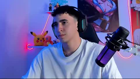 Snapshot of naranjo_seb chatting on 03.11.25 sebastian online show from 03.11.25