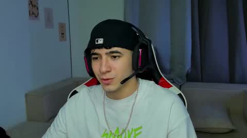 Snapshot of naranjo_seb chatting on 09.09.25 sebastian online show from 09.09.25