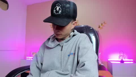 Snapshot of nascary_fox chatting on 04.20.26 Nascary Fox online show from 04.20.26