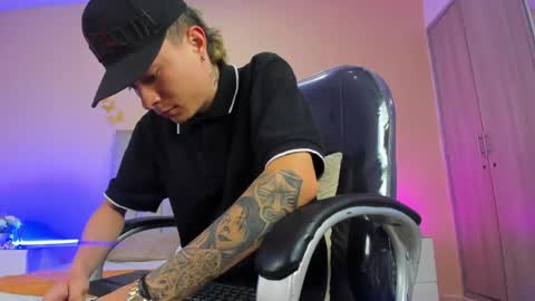Snapshot of nascary_fox chatting on 04.29.26 Nascary Fox online show from 04.29.26
