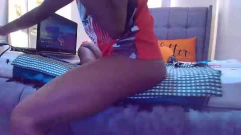 Snapshot of nasty_sweet_holes chatting on 10.16.25 NESTER online show from 10.16.25