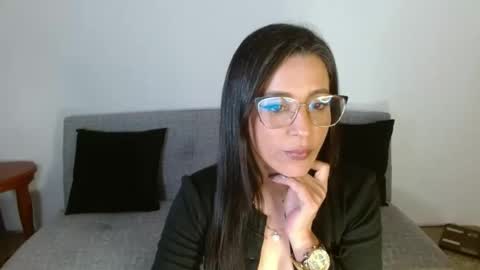 nathalia online show from 02.11.25