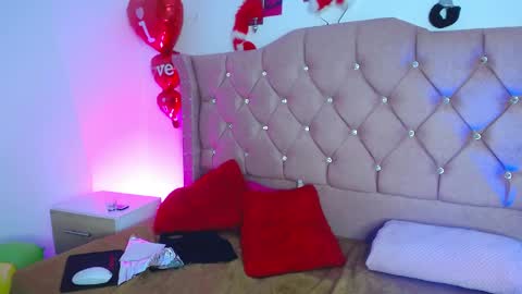 nat_evans8 online show from 04.05.26