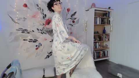 Natasha Luxxx online show from 12.18.24