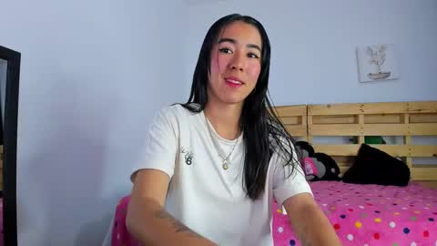 Snapshot of natalia54_ chatting on 10.01.25 NATI  online show from 10.01.25