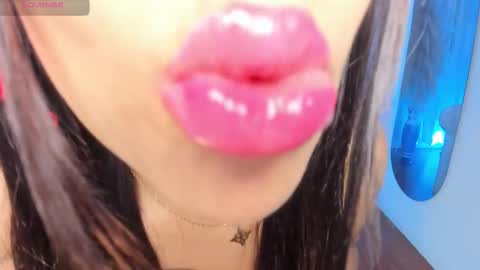 Natalia Leon online show from 11.08.25