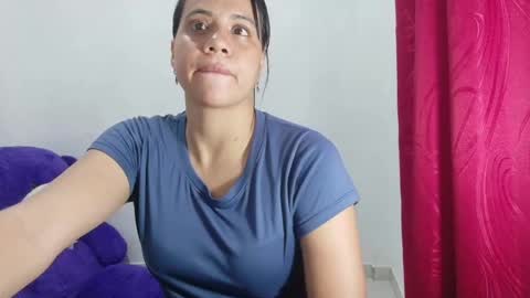 Snapshot of nataliavela chatting on 04.17.26 nataliavela online show from 04.17.26